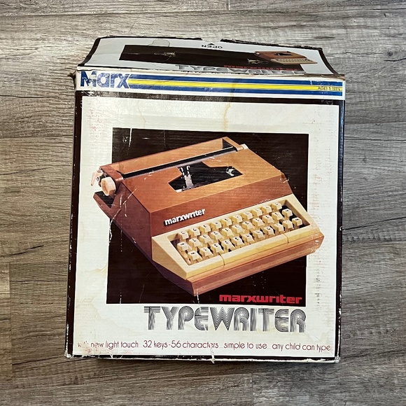 Vintage MARXWRITER Typewriter - Picture 4 of 16
